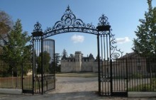 chateau_des_laurets_entree.jpg